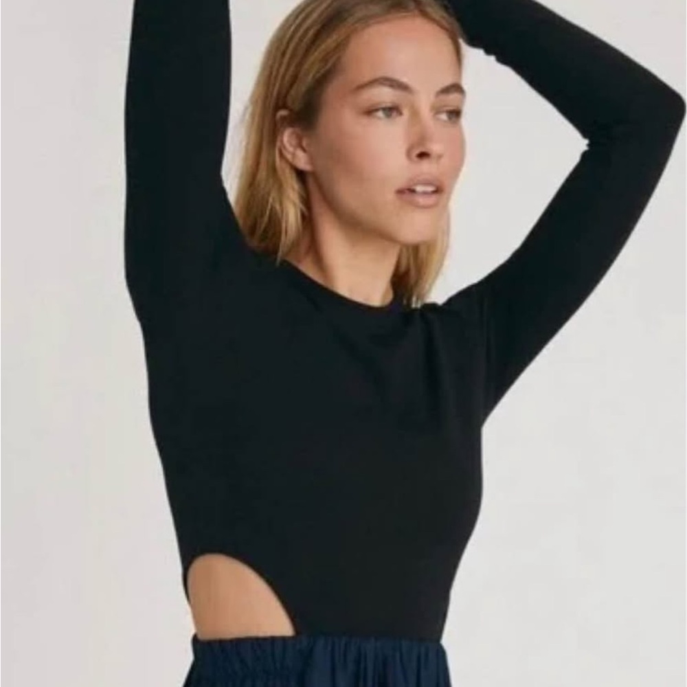Black Long-Sleeve Cutout Women's Top - Unbranded